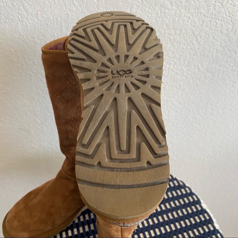 Ugg Boots With Wooden Buttons On Side Size 6 - image 5